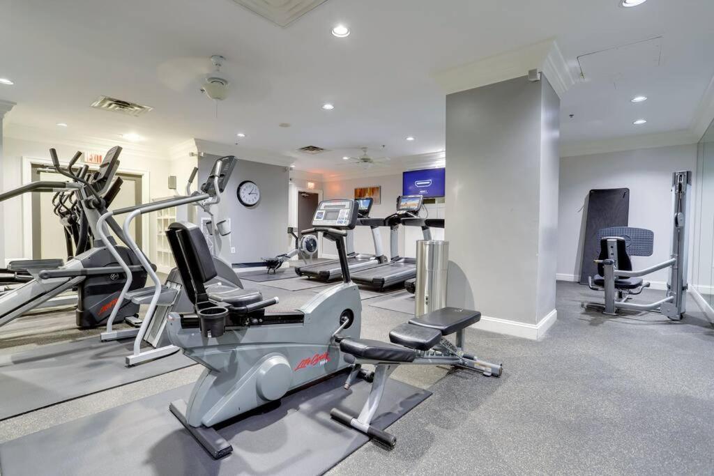 Exclusive Apt In Ballston With Gym Arlington Buitenkant foto